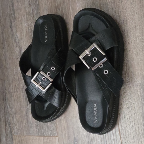 TOP Moda Black Croc-Embossed Sandals - Picture 4 of 8